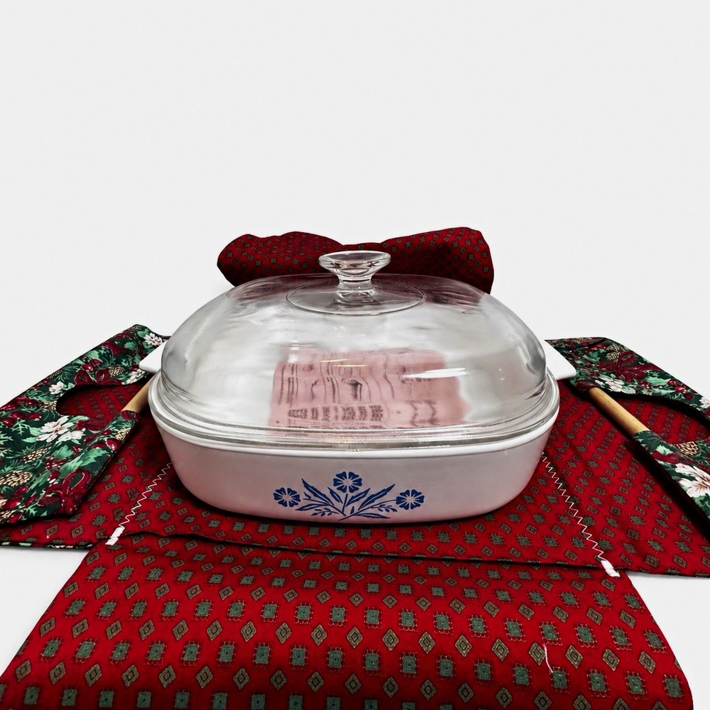 Christmas Fabric casserole dish and carrier w/ Wood Handles Floral Red Green[F]